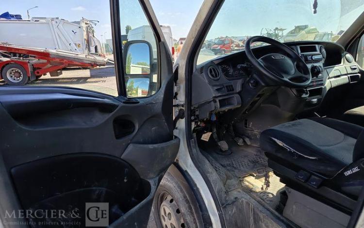 IVECO DAILY V 35S13 2,3LD DPF BVM6 126 CV BACHE AVEC HAYON ANTEO – DIESEL – 304442 KMS BLANC CH-128-AH