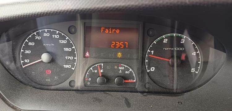 IVECO DAILY V 35S13 2,3LD DPF BVM6 126 CV BACHE AVEC HAYON ANTEO – DIESEL – 304442 KMS BLANC CH-128-AH