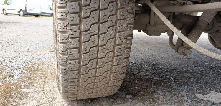 IVECO DAILY V 35S13 2,3LD DPF BVM6 126 CV BACHE AVEC HAYON ANTEO – DIESEL – 304442 KMS BLANC CH-128-AH