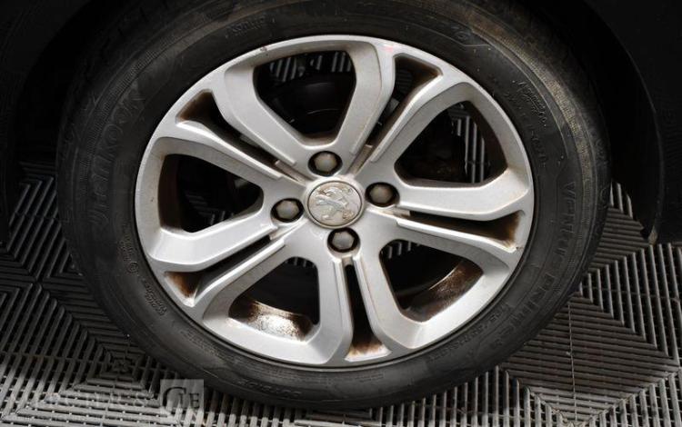 PEUGEOT 208 1,6 E-HDI 90 ALLURE NOIR CM-105-LF