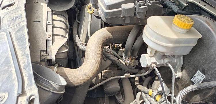 IVECO 35C13 2,3LD DPF 126CV BENNE AVEC COFFRE ACIER DIESEL -167915 KMS – ANNEE 2012 BLANC CM-290-SR