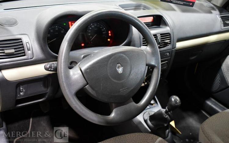 RENAULT CLIO VERT CS-039-DE