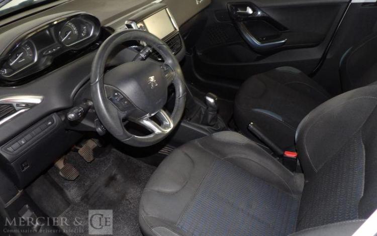 PEUGEOT 208 1.2 PURETECH 80 ALLURE  CS-649-VP