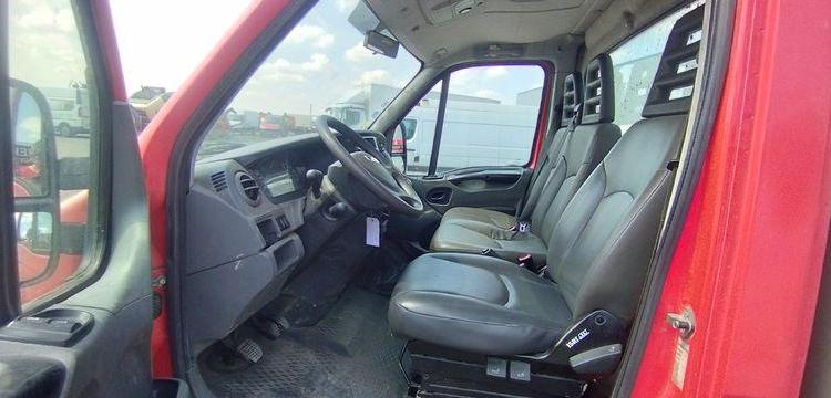 IVECO 35C13 BENNE AVEC COFFRE ACIER DIESEL – 207660 KMS – ANNEE 2013 ROUGE CS-903-GL