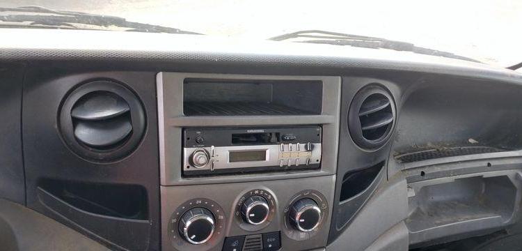 IVECO 35C13 BENNE AVEC COFFRE ACIER DIESEL – 207660 KMS – ANNEE 2013 ROUGE CS-903-GL