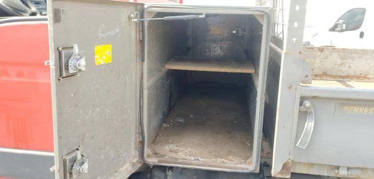 IVECO 35C13 BENNE AVEC COFFRE ACIER DIESEL – 207660 KMS – ANNEE 2013 ROUGE CS-903-GL