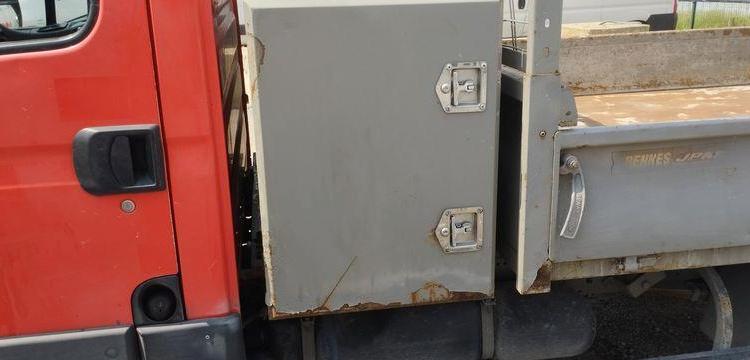 IVECO 35C13 BENNE AVEC COFFRE ACIER DIESEL – 207660 KMS – ANNEE 2013 ROUGE CS-903-GL