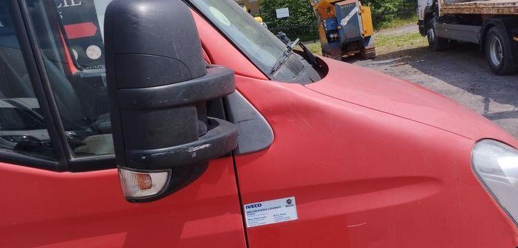 IVECO 35C13 BENNE AVEC COFFRE ACIER DIESEL – 207660 KMS – ANNEE 2013 ROUGE CS-903-GL