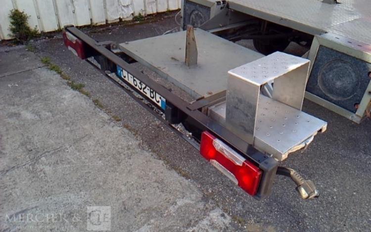 IVECO 35S11 NACELLE SUR VL 16M 4394H ROUGE CT-632-BC