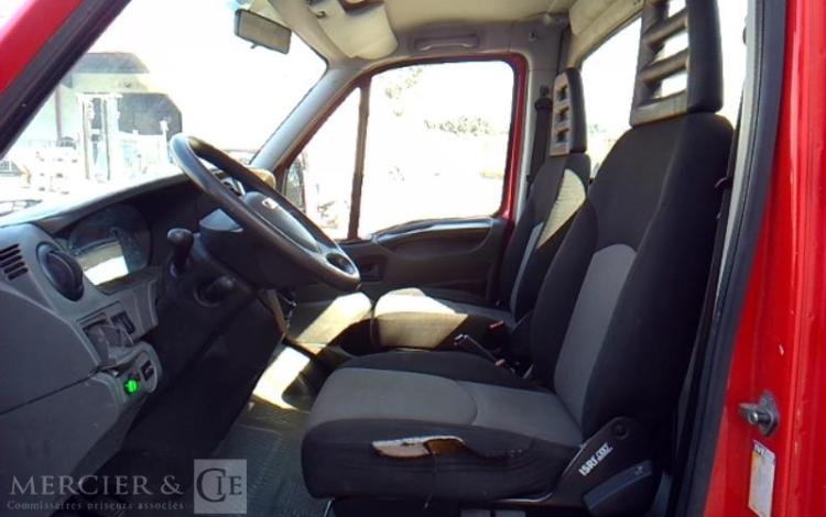 IVECO 35S11 NACELLE SUR VL 16M 4394H ROUGE CT-632-BC