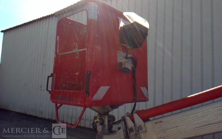 IVECO 35S11 NACELLE SUR VL 16M 4394H ROUGE CT-632-BC