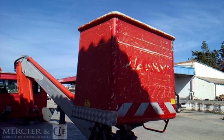 IVECO 35S11 NACELLE SUR VL 16M 4394H ROUGE CT-632-BC