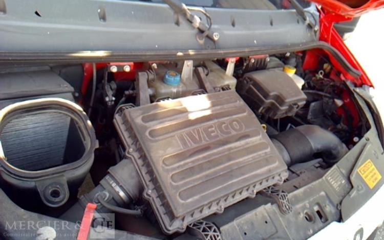 IVECO 35S11 NACELLE SUR VL 16M 4394H ROUGE CT-632-BC