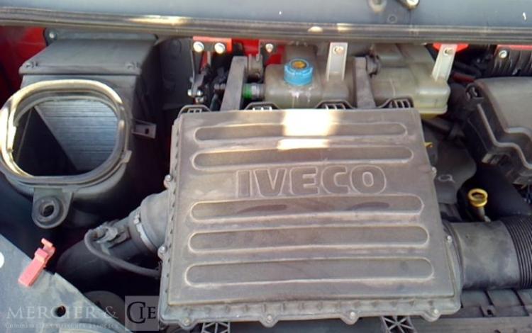 IVECO 35S11 NACELLE SUR VL 16M 4394H ROUGE CT-632-BC