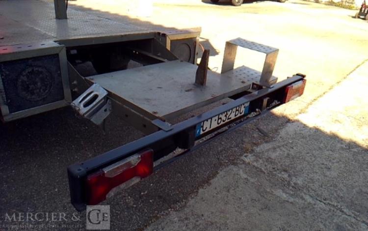IVECO 35S11 NACELLE SUR VL 16M 4394H ROUGE CT-632-BC