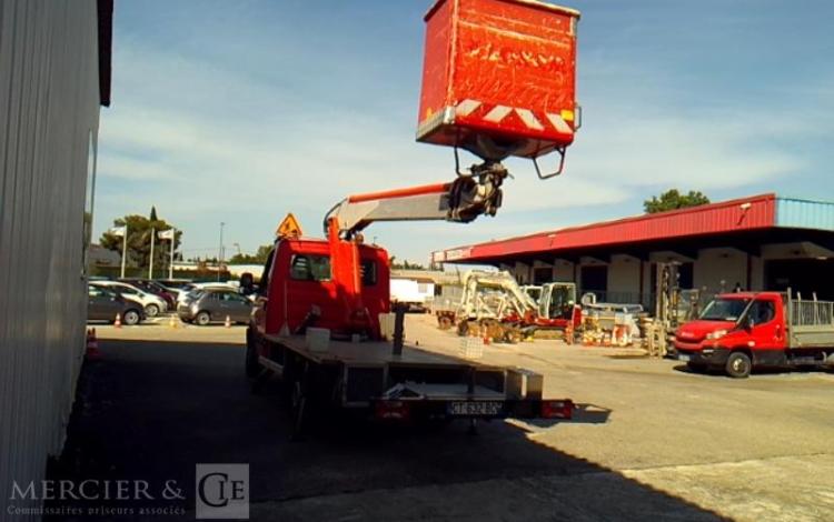 IVECO 35S11 NACELLE SUR VL 16M 4394H ROUGE CT-632-BC