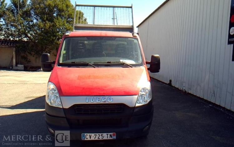 IVECO 35C13 BENNE SIMPLE CABINE COFFRE ROUGE CV-725-TN