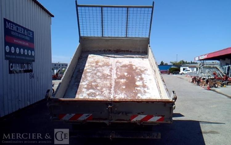IVECO 35C13 BENNE SIMPLE CABINE COFFRE ROUGE CV-725-TN