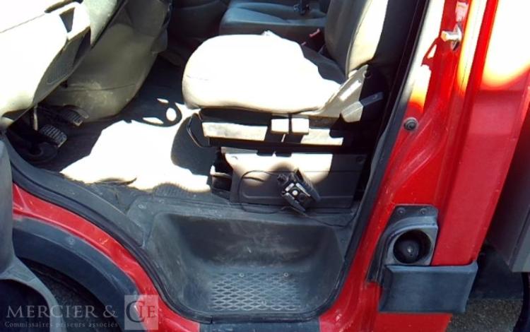 IVECO 35C13 BENNE SIMPLE CABINE COFFRE ROUGE CV-725-TN