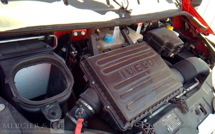 IVECO 35C13 BENNE SIMPLE CABINE COFFRE ROUGE CV-725-TN