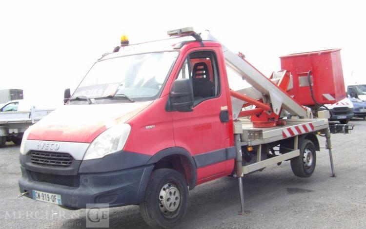 IVECO 35S11 AVEC NACELLE MULTITEL MX170 16M – DIESEL 3134 HEURES – 113804 KMS ROUGE CW-919-QF