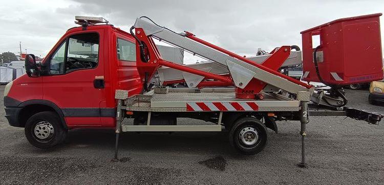 IVECO 35S11 AVEC NACELLE MULTITEL MX170 16M – DIESEL 3134 HEURES – 113804 KMS ROUGE CW-919-QF
