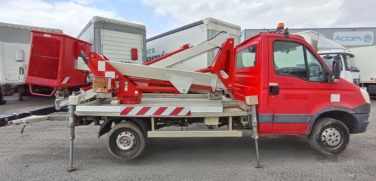 IVECO 35S11 AVEC NACELLE MULTITEL MX170 16M – DIESEL 3134 HEURES – 113804 KMS ROUGE CW-919-QF