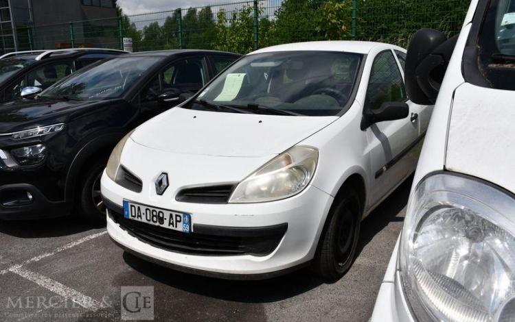 RENAULT CLIO 1.5DCI 68 CV — POUR PIECES SANS CARTE GRISE BLANC DA-089-AP