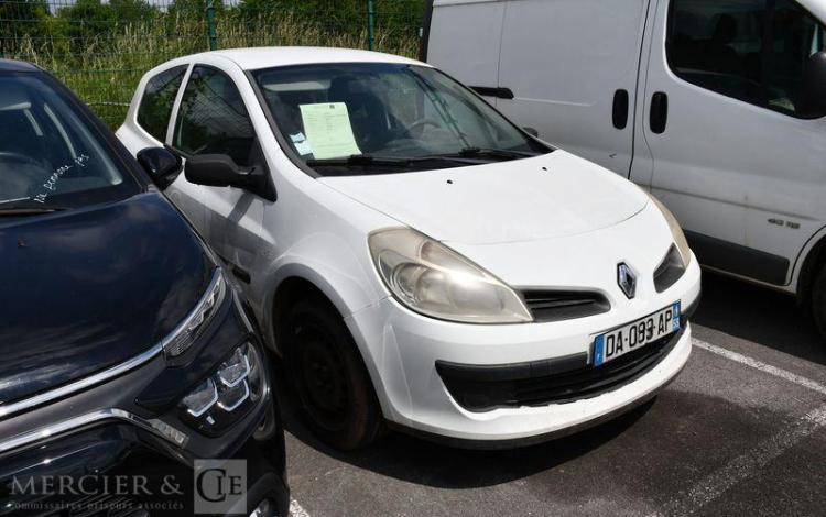 RENAULT CLIO 1.5DCI 68 CV — POUR PIECES SANS CARTE GRISE BLANC DA-089-AP