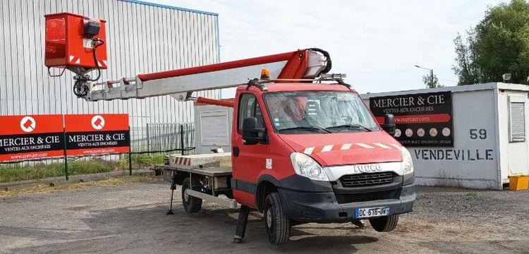 IVECO 35S11 AVEC NACELLE MULTITEL MT202DS 20M – DIESEL – 4578 HEURES – 58417 KMS – ROUGE DC-616-JW