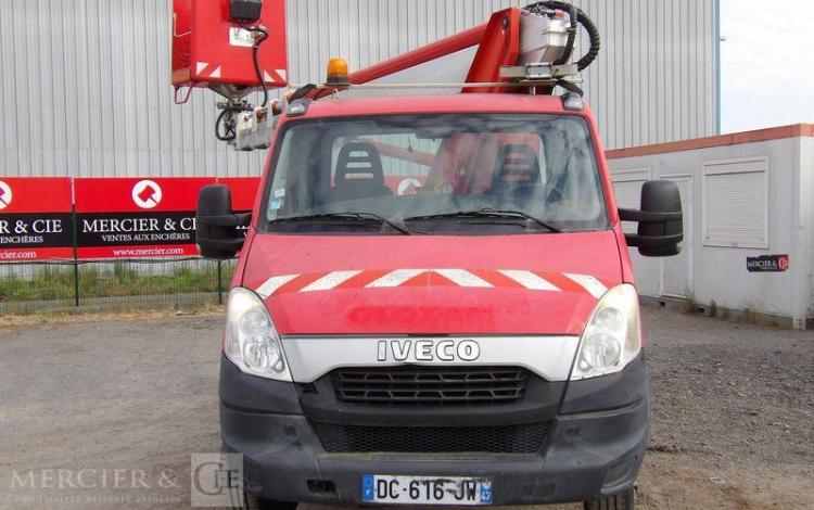 IVECO 35S11 AVEC NACELLE MULTITEL MT202DS 20M – DIESEL – 4578 HEURES – 58417 KMS – ROUGE DC-616-JW