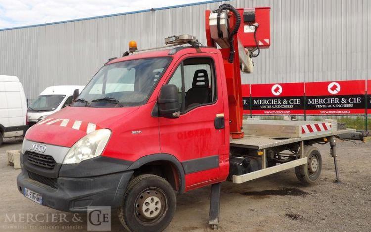 IVECO 35S11 AVEC NACELLE MULTITEL MT202DS 20M – DIESEL – 4578 HEURES – 58417 KMS – ROUGE DC-616-JW