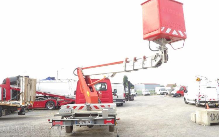 IVECO 35S11 AVEC NACELLE MULTITEL MT202DS 20M – DIESEL – 4578 HEURES – 58417 KMS – ROUGE DC-616-JW