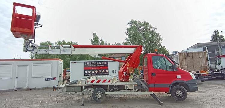 IVECO 35S11 AVEC NACELLE MULTITEL MT202DS 20M – DIESEL – 4578 HEURES – 58417 KMS – ROUGE DC-616-JW