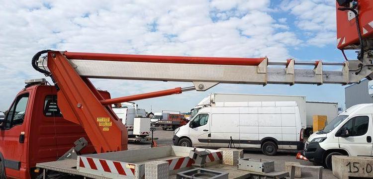 IVECO 35S11 AVEC NACELLE MULTITEL MT202DS 20M – DIESEL – 4578 HEURES – 58417 KMS – ROUGE DC-616-JW