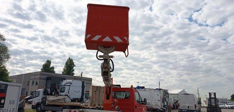 IVECO 35S11 AVEC NACELLE MULTITEL MT202DS 20M – DIESEL – 4578 HEURES – 58417 KMS – ROUGE DC-616-JW