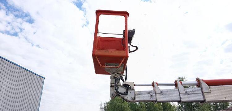 IVECO 35S11 AVEC NACELLE MULTITEL MT202DS 20M – DIESEL – 4578 HEURES – 58417 KMS – ROUGE DC-616-JW
