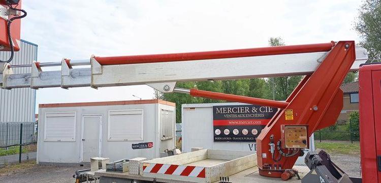 IVECO 35S11 AVEC NACELLE MULTITEL MT202DS 20M – DIESEL – 4578 HEURES – 58417 KMS – ROUGE DC-616-JW
