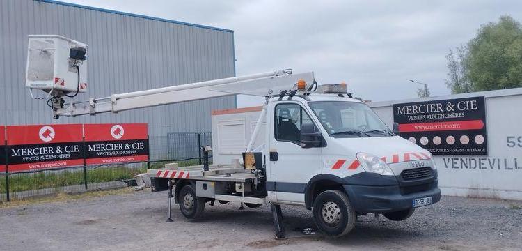 MULTITEL DAILY 35S11 AVEC NACELLE MULTITEL 160ALU 16M – DIESEL – 898 HEURES – 66558 KMS BLANC DK-591-RE