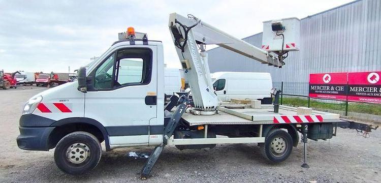 MULTITEL DAILY 35S11 AVEC NACELLE MULTITEL 160ALU 16M – DIESEL  – 66558 KMS BLANC DK-591-RE