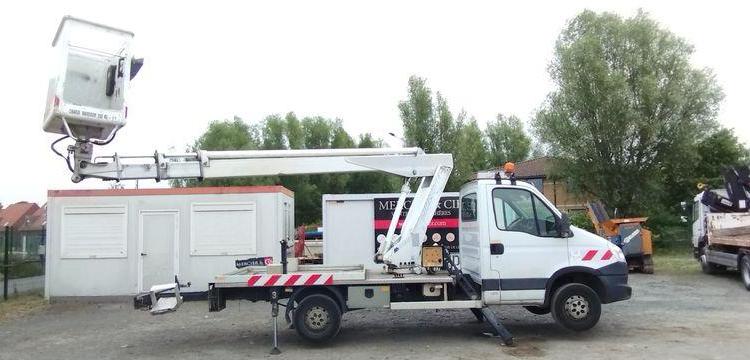 MULTITEL DAILY 35S11 AVEC NACELLE MULTITEL 160ALU 16M – DIESEL – 898 HEURES – 66558 KMS BLANC DK-591-RE