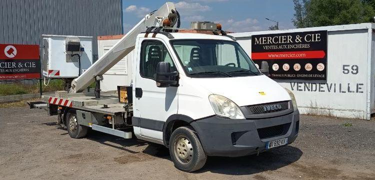 MULTITEL DAILY 35S11 AVEC NACELLE MULTITEL 160ALU 16M DIESEL – 3219 HEURES – 117901 KMS BLANC DK-692-KX