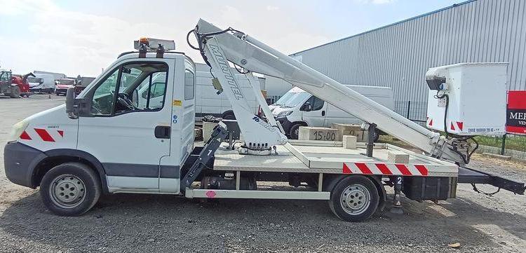 MULTITEL DAILY 35S11 AVEC NACELLE MULTITEL 160ALU 16M DIESEL – 3219 HEURES – 117901 KMS BLANC DK-692-KX