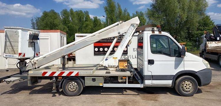 MULTITEL DAILY 35S11 AVEC NACELLE MULTITEL 160ALU 16M DIESEL – 3219 HEURES – 117901 KMS BLANC DK-692-KX