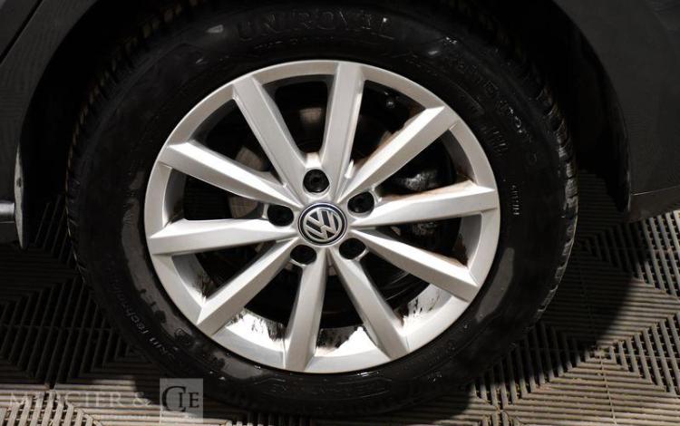VOLKSWAGEN POLO 1,2 TSI 90 BLUEMOTION LOUNGE GRIS DS-782-MP