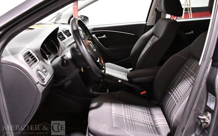 VOLKSWAGEN POLO 1,2 TSI 90 BLUEMOTION LOUNGE GRIS DS-782-MP