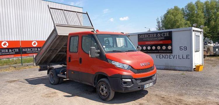 IVECO 35C13 DOUBLE CABINE AVEC BENNE JPM – DIESEL – 97141 KMS – ANNEE 2015 ROUGE DV-835-LQ