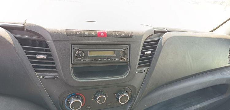 IVECO 35C13 DOUBLE CABINE AVEC BENNE JPM – DIESEL – 97141 KMS – ANNEE 2015 ROUGE DV-835-LQ