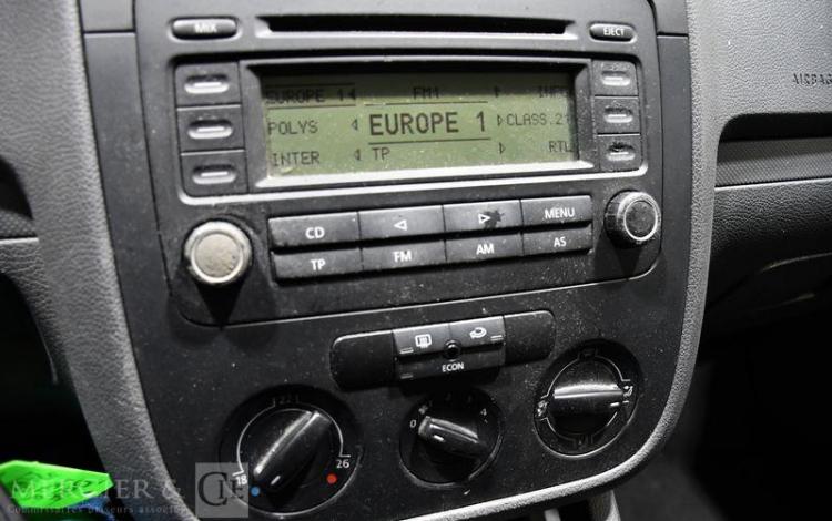 VOLKSWAGEN GOLF 1,4 75 NOIR DY-157-MF