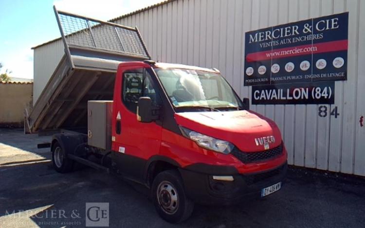 IVECO 35-130 BENNE SIMPLE CABINE COFFRE ROUGE DY-406-WM